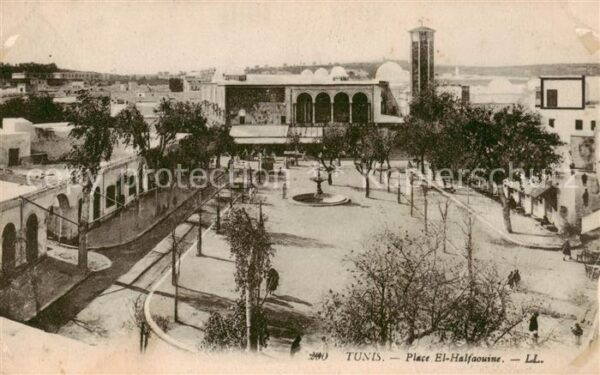 Tunis Place El Halfaouine