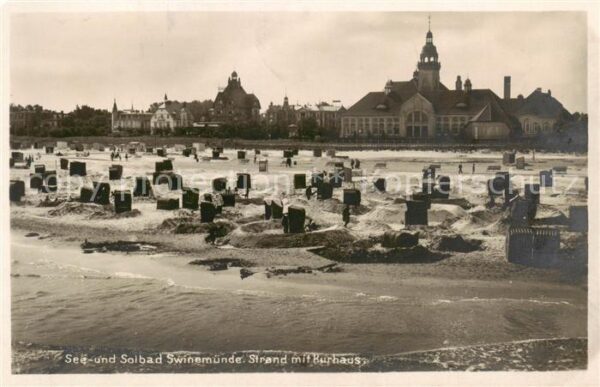 Swinemuende Swinoujscie Strand mit Kurhaus