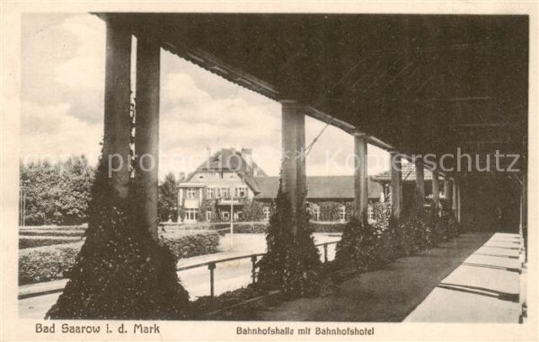 Bad Saarow Bahnhofshalle mit Bahnhofshotel