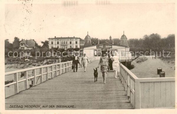 Misdroy Ostseebad Miedzyzdroje PL Auf der Seebruecke