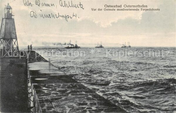 Osternothafen Swinemuende Vor der Ostmole manoevrierende Torpedoboote