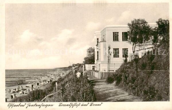 Henkenhagen Ustronie Morskie PL Strandschloss und Strand