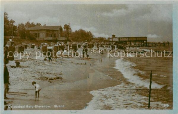 Berg-Dievenow Pommern Dziwnow PL Strandpartie