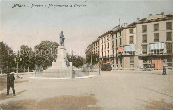 Milano Mailand IT Piazza e Monumento a Cavour