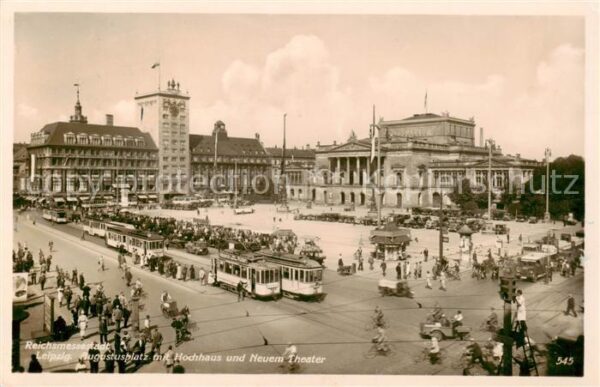 Strassenbahn Tramway Leipzig Augustusplatz Neues Theater