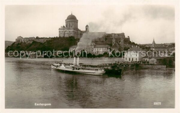 Esztergom HU Panorama Donau Dampfschiff
