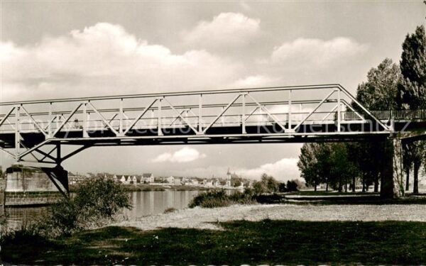Ruesselsheim Main Opelbruecke mit Blick nach Floersheim