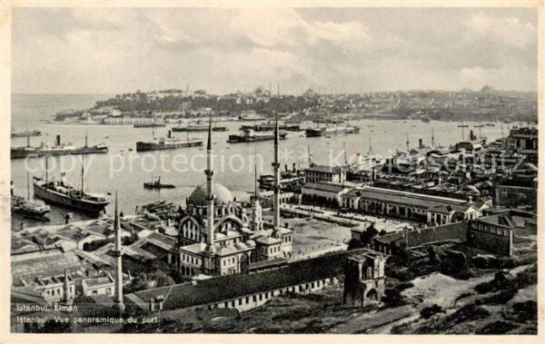 Istanbul Constantinopel TK Vue panoramique du port