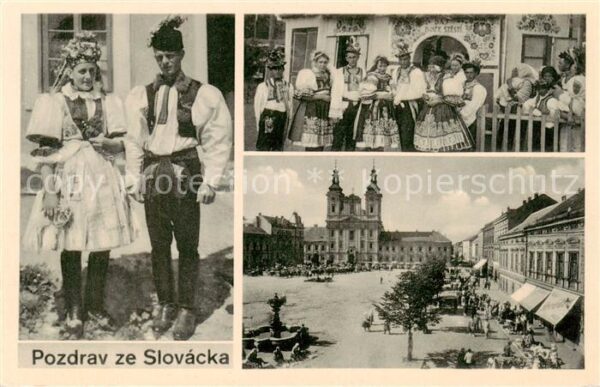 Uh Hradiste Uherske Hradiste CZ Trachtenpaar Marktplatz