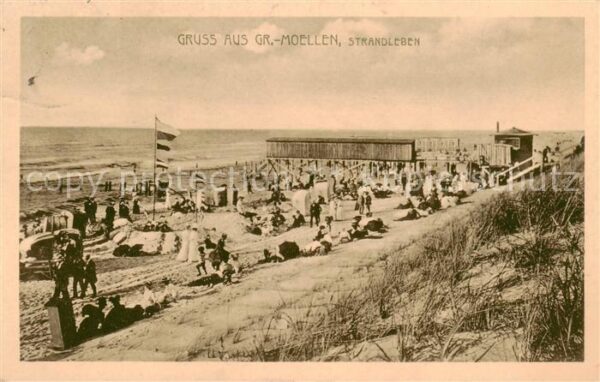 Gross-Moellen Ostseebad Pommern Mielno PL Strandleben