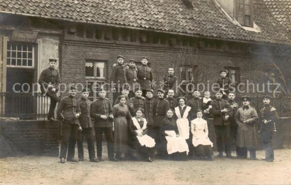 Bad Salzuflen Soldaten Gruppenbild mit Schenkwirtschaft zum Alten Kruge Feldpost