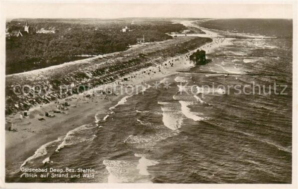 Deep  Mrzezyno Ostseebad PL Blick auf Strand und Wald