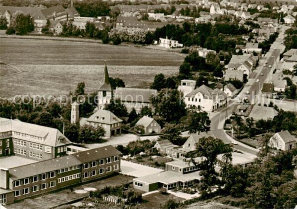 Sande Friesland Ortsmitte mit Schule St Magnus Kirche Rathaus und ev Gemeindezen