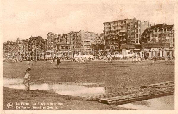 La Panne  De Panne Belgie La plage et la digue