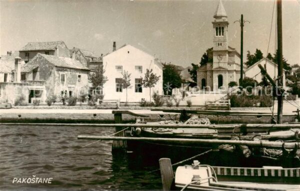 Pakostane Croatia im Hafen Blick zur Kirche