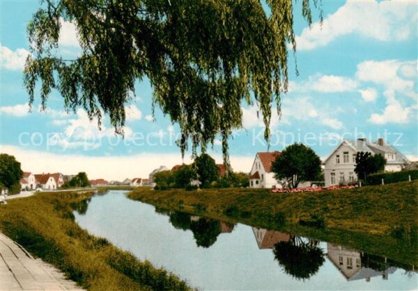 Carolinensiel Ostfriesland Uferpartie am Kanal