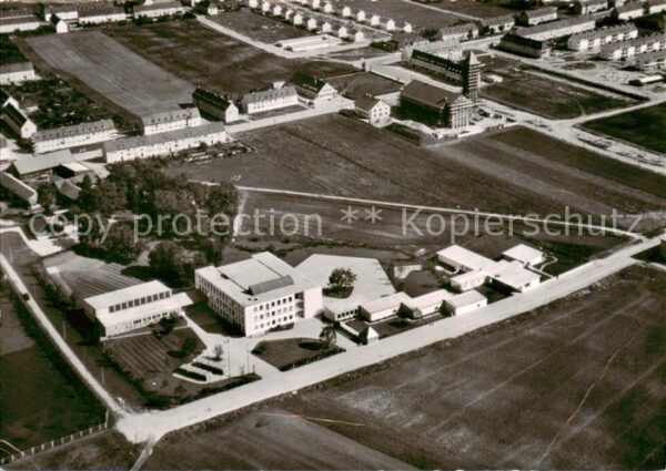 Muenchen Volksschule an der Hugo Wolfstrasse Fliegeraufnahme