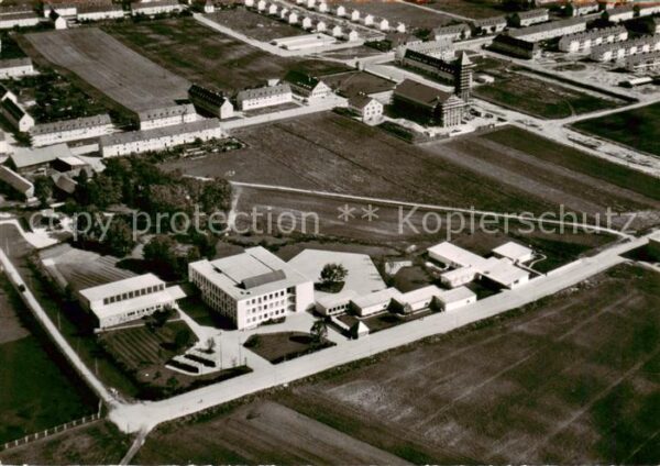 Muenchen Volksschule an der Hugo Wolfstrasse Fliegeraufnahme