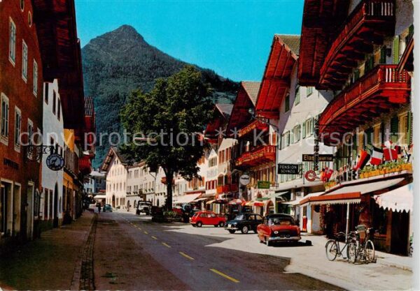 Golling  Salzach AT Marktstrasse mit Kratzspitz