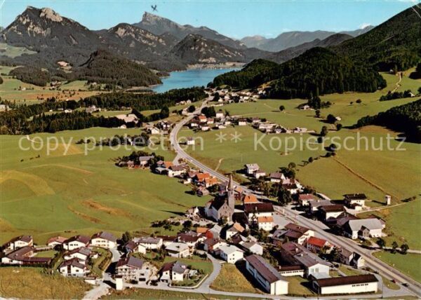 Hof Salzburg AT Erholungsort am Fuschlsee mit Schober und Schafberg