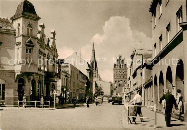 Demmin Mecklenburg Vorpommern Clara Zetkin Strasse und Luisentor