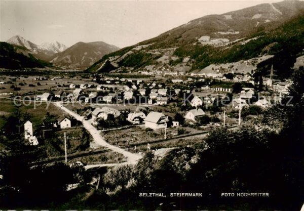 Selzthal Steiermark AT Gesamtansicht mit Alpen