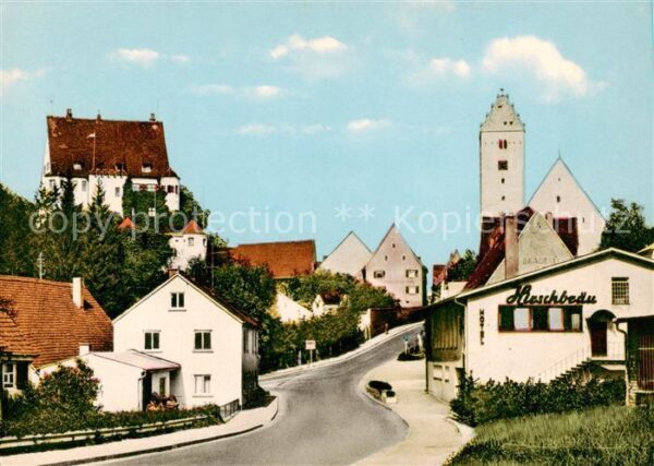 Leipheim Ortspartie mit Kirche und Hotel