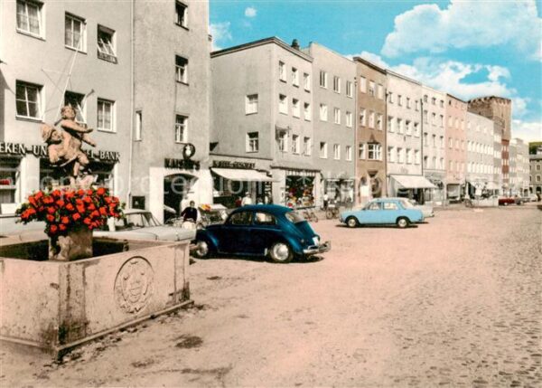 Muehldorf  Inn Strassenpartie mit Brunnen