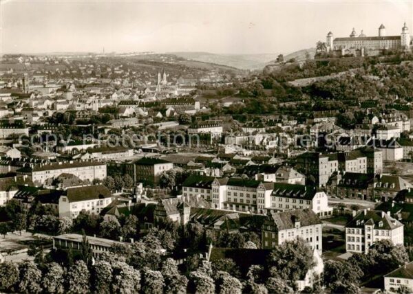 Wuerzburg Stadtpanorama mit Festung Marienberg