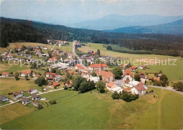 Klingenbrunn Ort im Nationalpark Bayerischer Wald Hotel Hochriegel