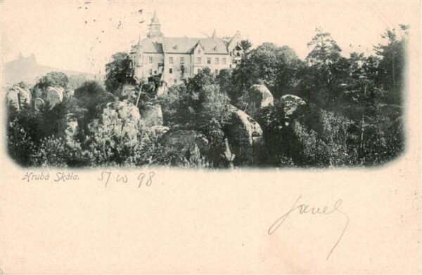 Hruba Skala CZ Blick zum Schloss