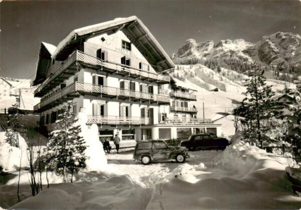 San Cassiano Badia St Kassian IT Hotel Cunturines Wintersportplatz Dolomiten