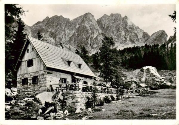 Ifingerhuette Rifugio Picco Ivigna 1815m Meran Berghuette Sarntaler Alpen