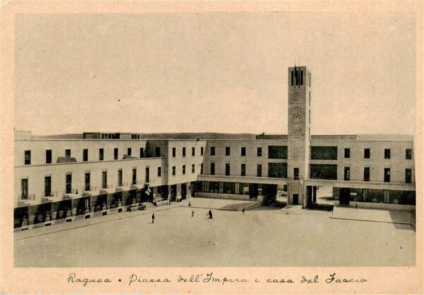 Ragusa Sicilia IT Piazza dell Impero e casa del fascio