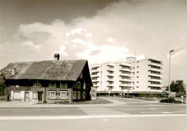 Lustenau AT Alt- und Neu-Lustenau Engelkurve Altes Haus Neubauten Hochhaus