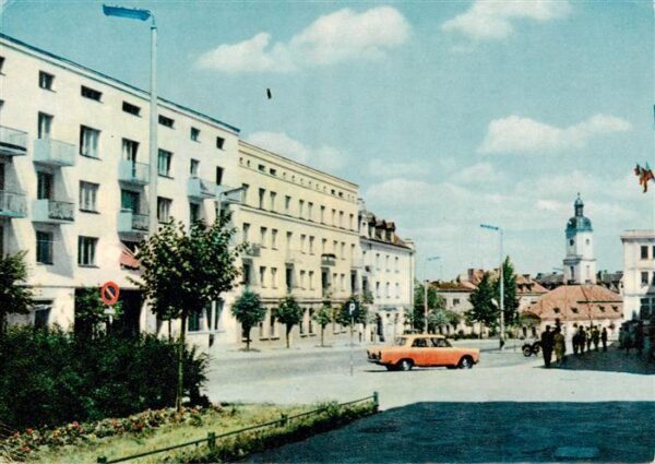 Bialystok Ulica Wesolowskiego w glebi ratusz