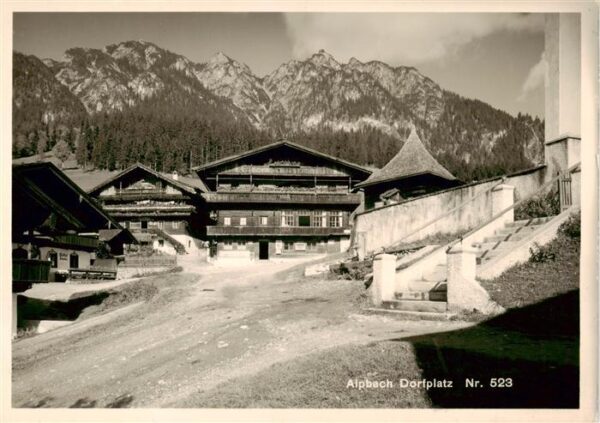Alpbach Tirol AT Dorfplatz