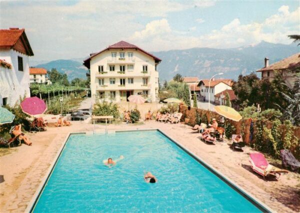 Tramin Termeno IT Pension Restaurant Traminer Hof Freibad
