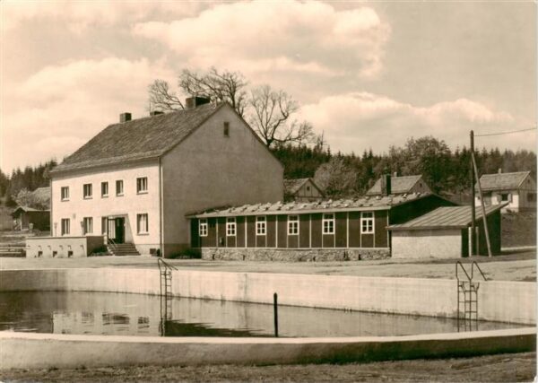 Brotterode Ferienlager Theo Neubauer mit Waldgaststaette Kraetzersrasen