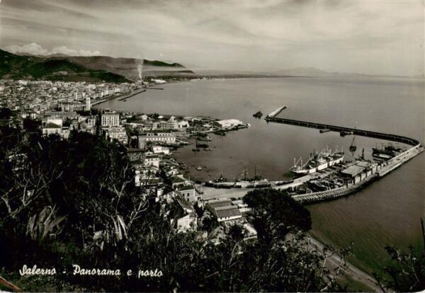Salerno IT Panorama e porto