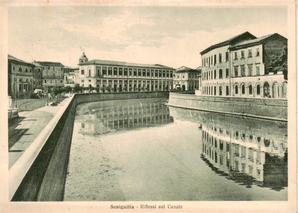 Senigallia IT Riflessi sul Canale