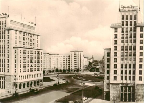 Berlin Hochhaeuser am Strausberger Platz