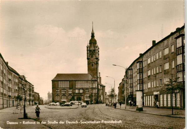Dessau-Rosslau Rathaus in der Strasse der Deutsch-Sowjetischen Freundschaft
