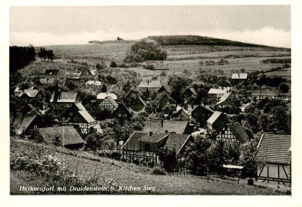 Herkersdorf Kirchen Sieg mit Druidenstein