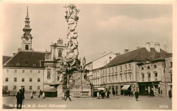 St Poelten Platz Stadtzentrum Dreifaltigkeitssaeule