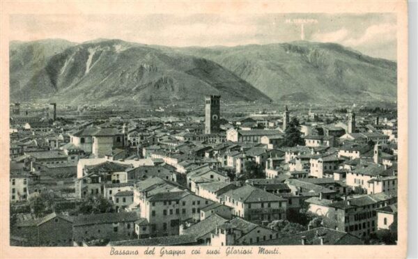 Bassano del Grappa IT coi suoi Glariosi Monti
