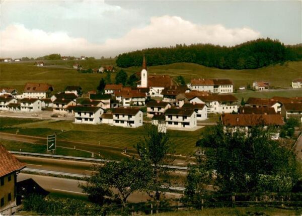 Neukirchen Teisenberg Ortsansicht mit Kirche