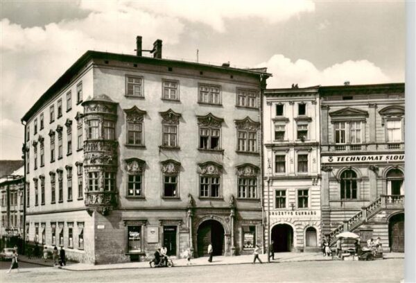 Olomouc Olmuetz CZ Namesti Rudé marmady Haunschilduv palac