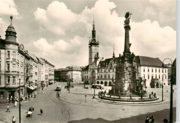 Olomouc Olmuetz CZ Namesti Miru Platz Rathaus Dreifaltigkeitssaeule
