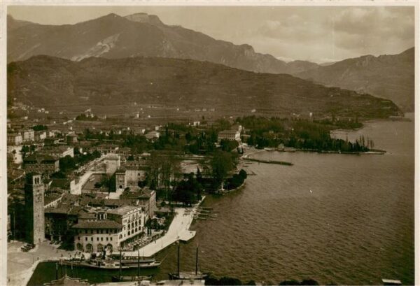 Riva  del Garda IT Panorama dal Bastione Fliegeraufnahme